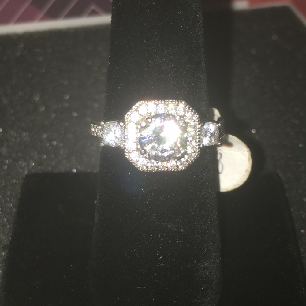 ✨2 for $15✨ Costume Diamond 💍 Ring - Picture 1 of 3